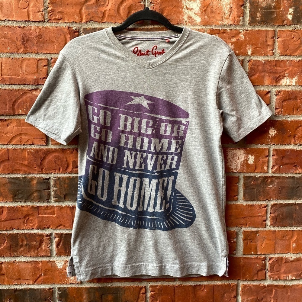 Robert Graham Mens XS Gray Vneck Go Big Or Go Home Hat Graphic Tshirt
